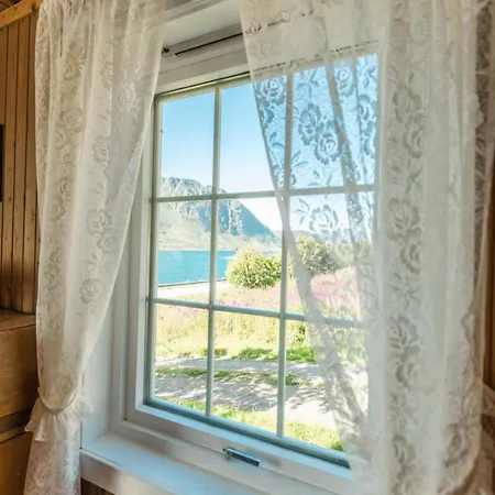 Feriehus Perla In Lofoten - Big And Cosy Lofoten House Close To The Sea